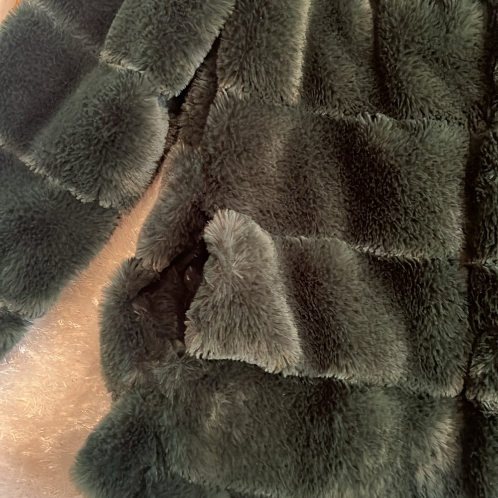 Eilly Bazar Faux Fur Coat - Picture 7 of 10